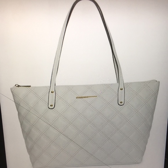 COPY - 🆕 NWT LIZ CLAIBORNE TOTE - Picture 4 of 9